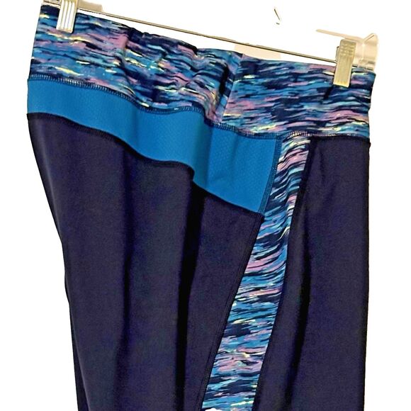 Tek Gear Women's 2X (39x20) DRYTEK Printed High-Waisted Capri Leggings Pockets - Picture 3 of 10